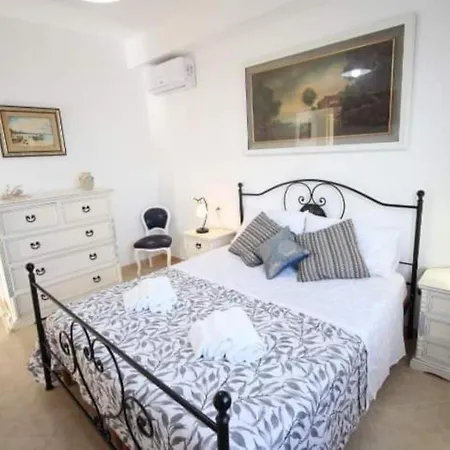 Conca Air-conditioned Two-room - Wi-fi In The In Complete Relaxa Apartman